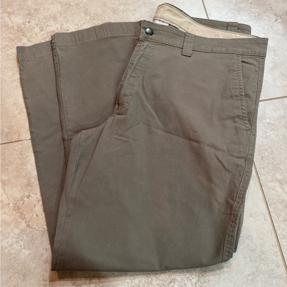 Columbia Green Chinos Flat Front Casual Pants 38x30